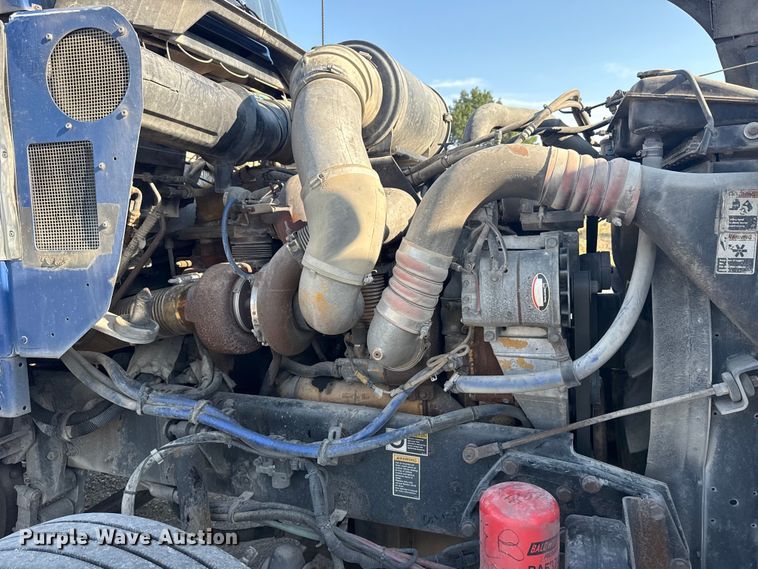 image for item DJ7759 2005 Kenworth T600 semi truck