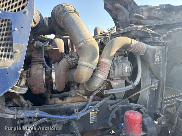 image for item DJ7759 2005 Kenworth T600 semi truck