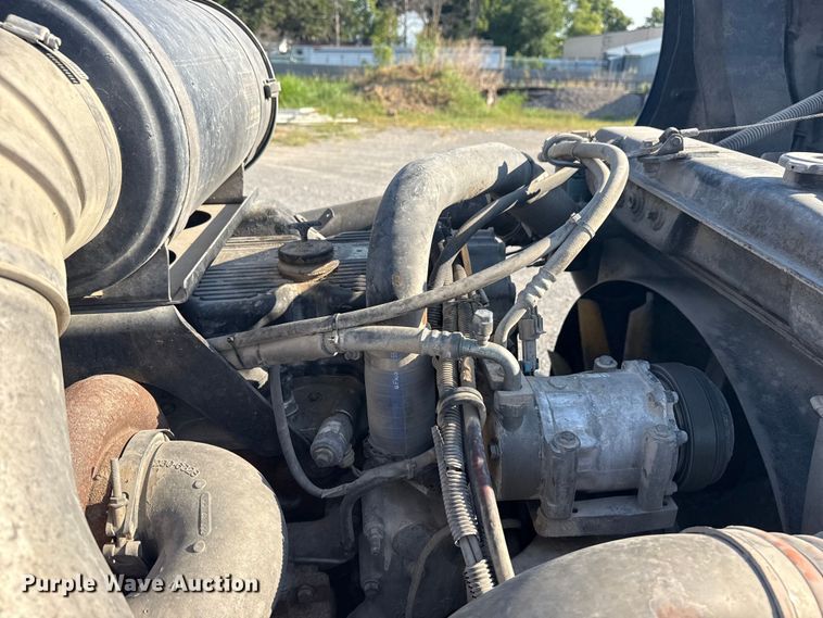 image for item DJ7759 2005 Kenworth T600 semi truck