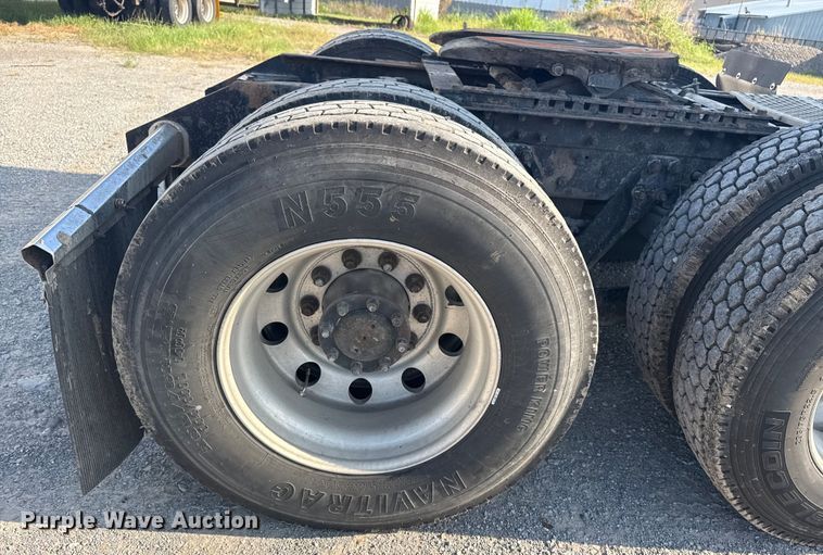 image for item DJ7759 2005 Kenworth T600 semi truck