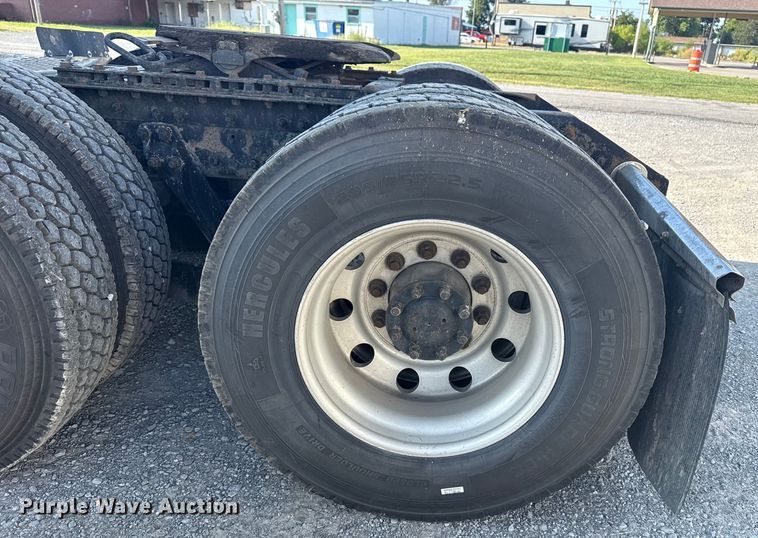 image for item DJ7759 2005 Kenworth T600 semi truck