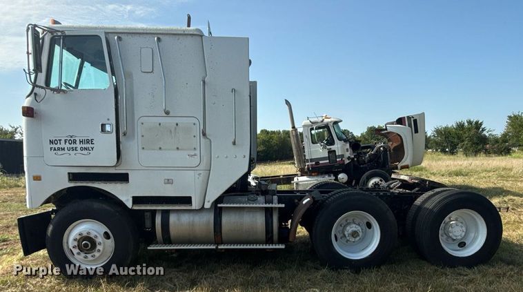 image for item DJ7767 1993 White GMC WHL semi truck