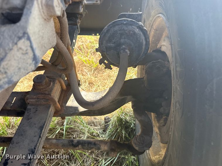 image for item DJ7767 1993 White GMC WHL semi truck