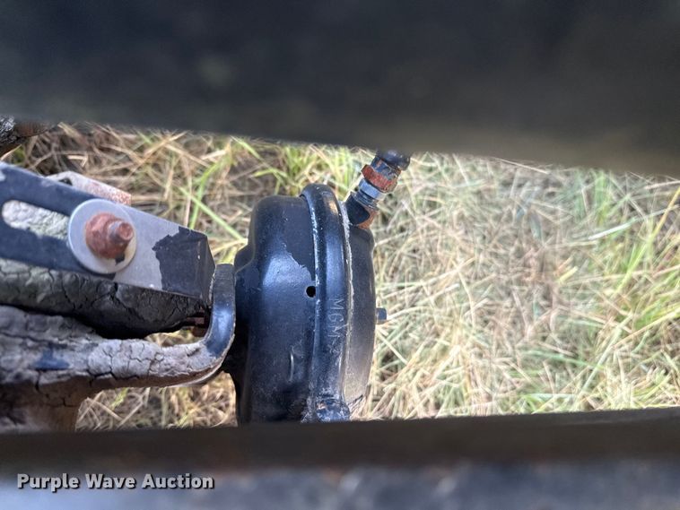 image for item DJ7767 1993 White GMC WHL semi truck