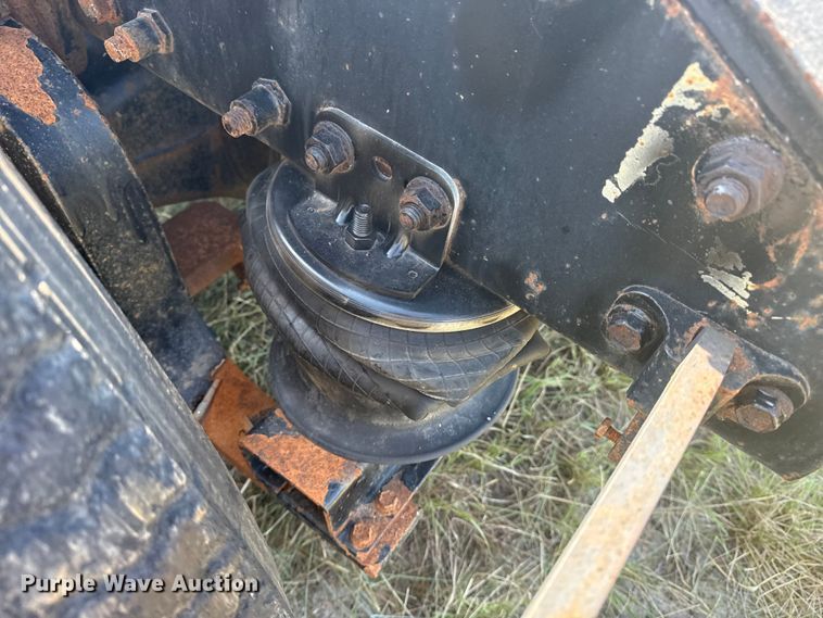 image for item DJ7767 1993 White GMC WHL semi truck