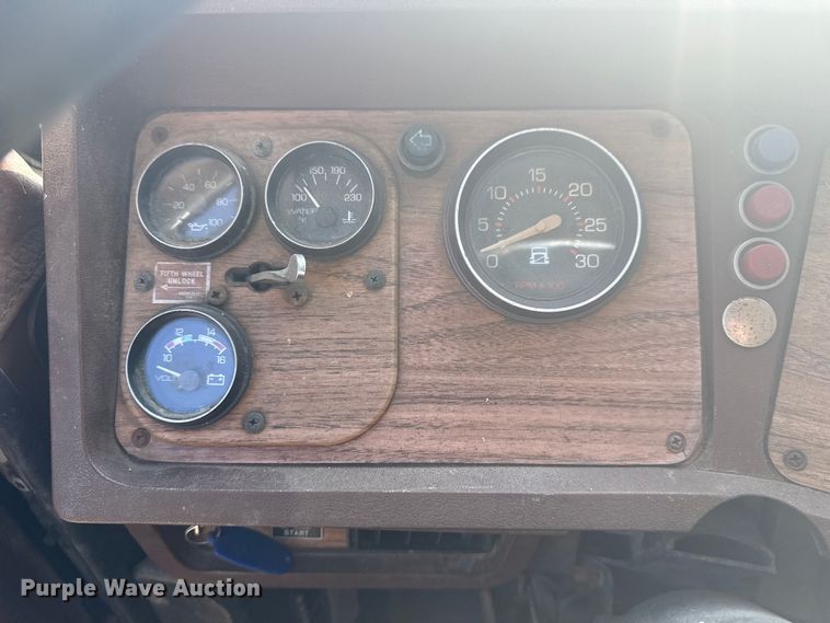 image for item DJ7767 1993 White GMC WHL semi truck