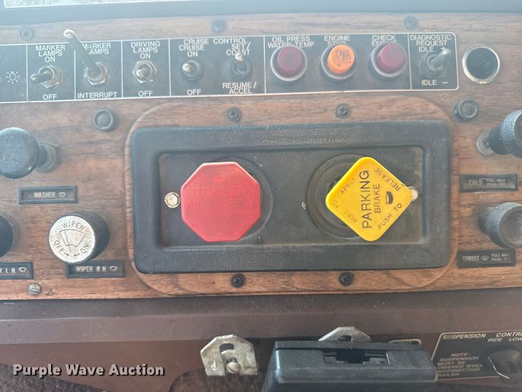 image for item DJ7767 1993 White GMC WHL semi truck