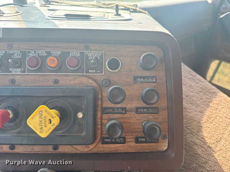 image for item DJ7767 1993 White GMC WHL semi truck