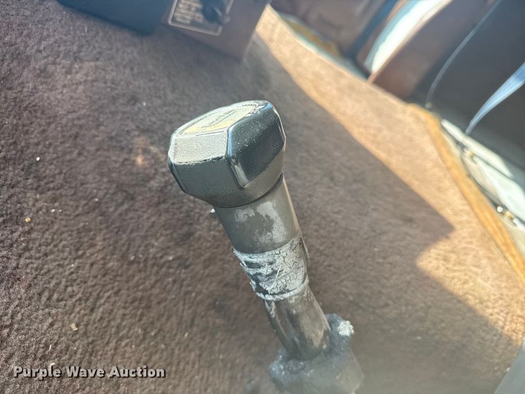 image for item DJ7767 1993 White GMC WHL semi truck