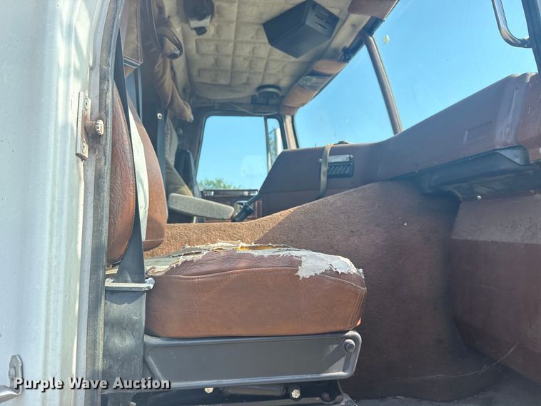 image for item DJ7767 1993 White GMC WHL semi truck