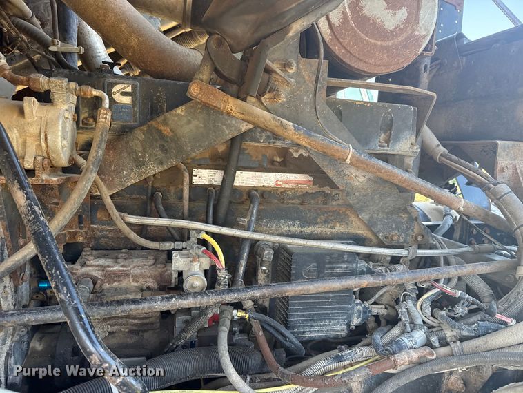 image for item DJ7767 1993 White GMC WHL semi truck