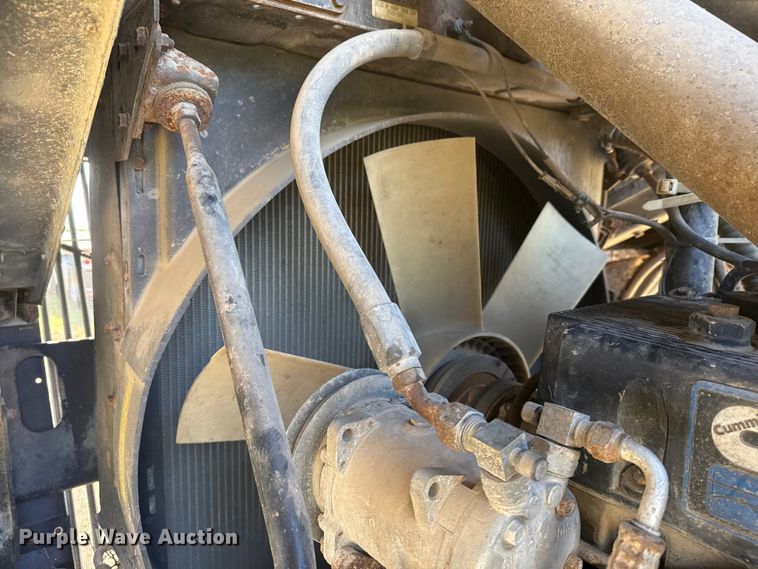 image for item DJ7767 1993 White GMC WHL semi truck