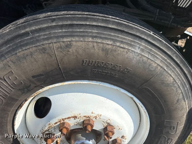 image for item DJ7767 1993 White GMC WHL semi truck