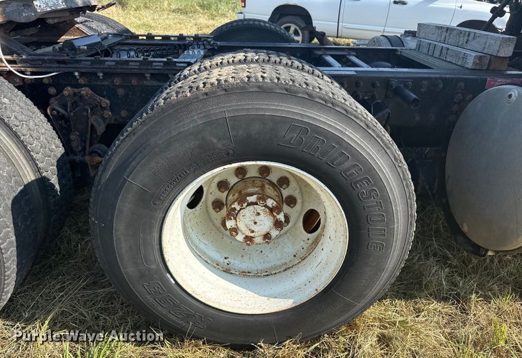 image for item DJ7767 1993 White GMC WHL semi truck