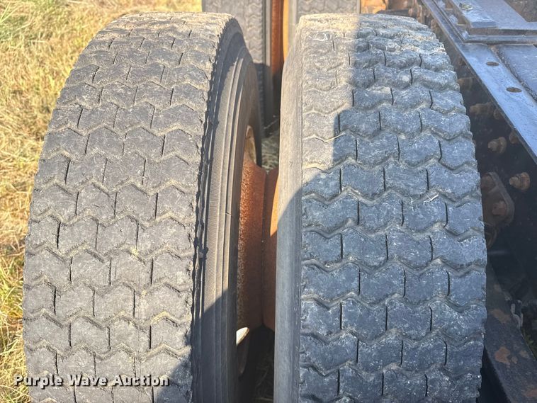 image for item DJ7767 1993 White GMC WHL semi truck