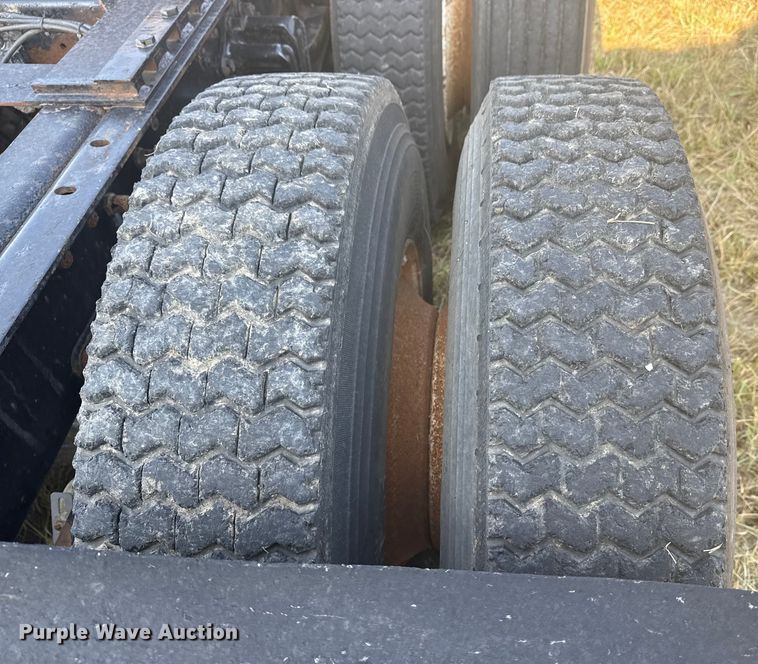 image for item DJ7767 1993 White GMC WHL semi truck