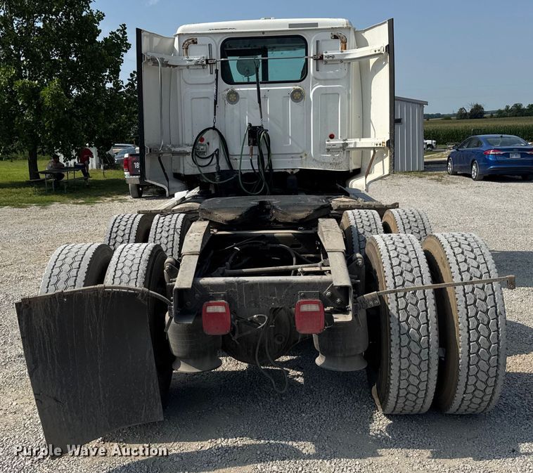 image for item DJ9694 2018 Western Star 5700 XE semi truck