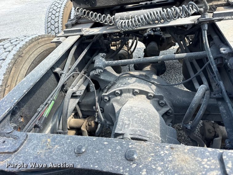 image for item DJ9694 2018 Western Star 5700 XE semi truck