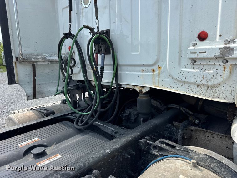 image for item DJ9694 2018 Western Star 5700 XE semi truck