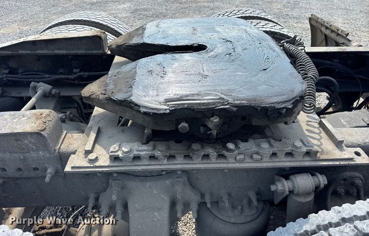 image for item DJ9694 2018 Western Star 5700 XE semi truck