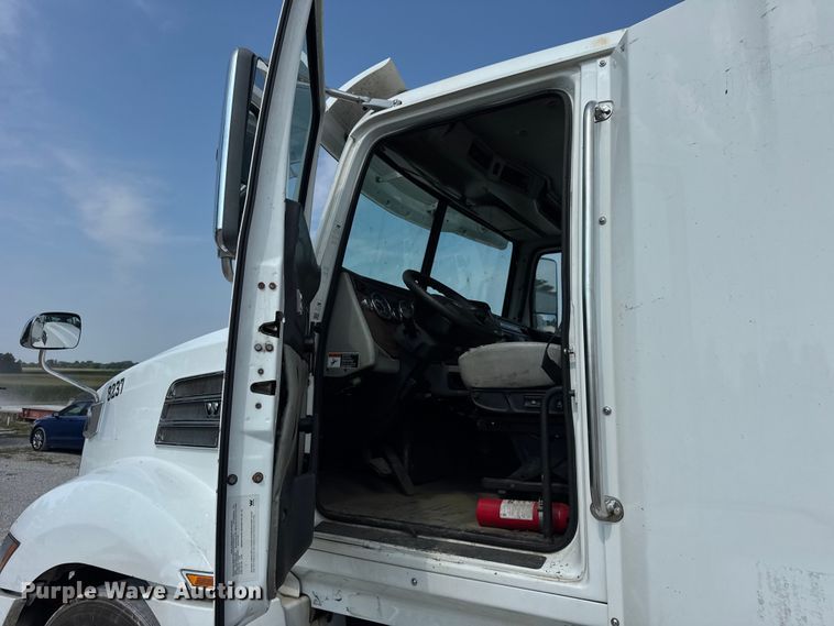 image for item DJ9694 2018 Western Star 5700 XE semi truck