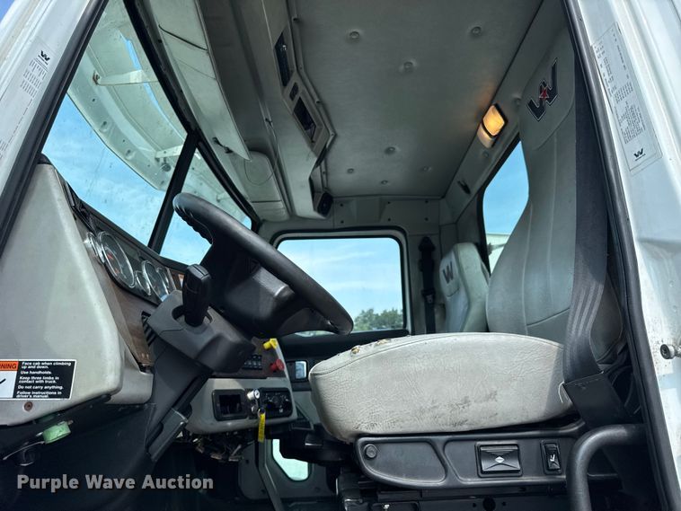 image for item DJ9694 2018 Western Star 5700 XE semi truck