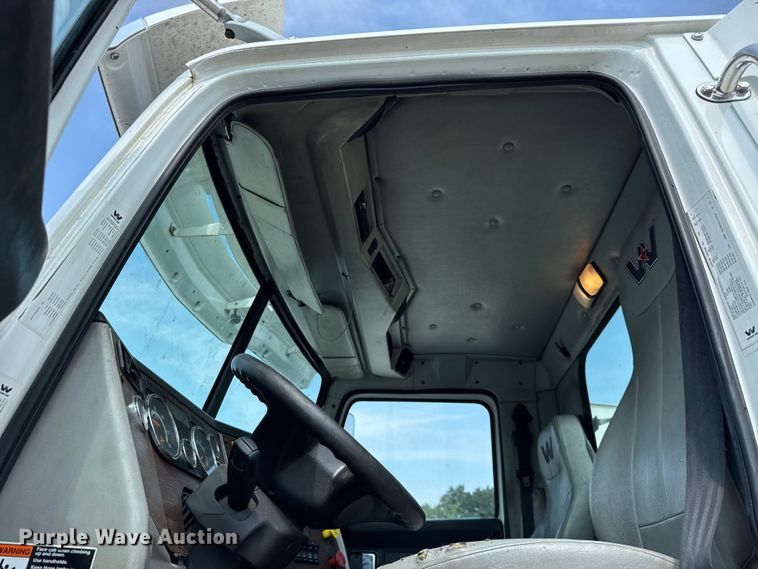 image for item DJ9694 2018 Western Star 5700 XE semi truck