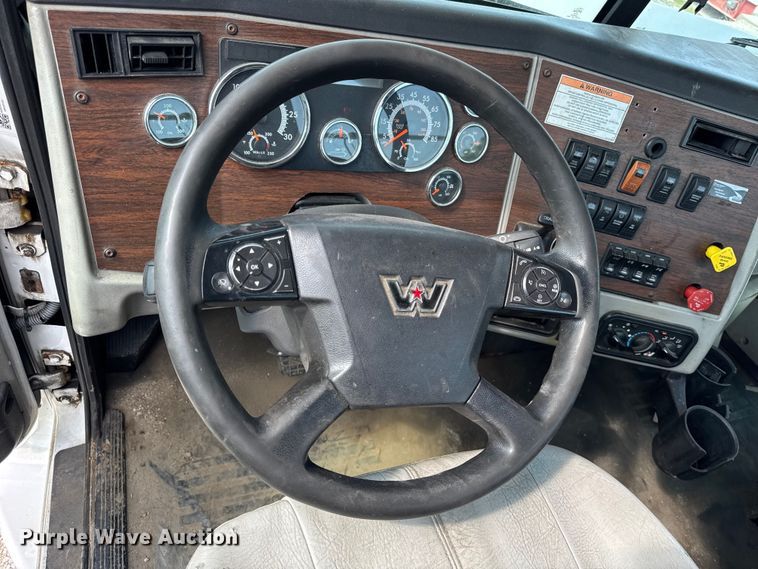 image for item DJ9694 2018 Western Star 5700 XE semi truck