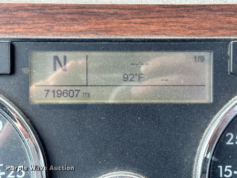 image for item DJ9694 2018 Western Star 5700 XE semi truck