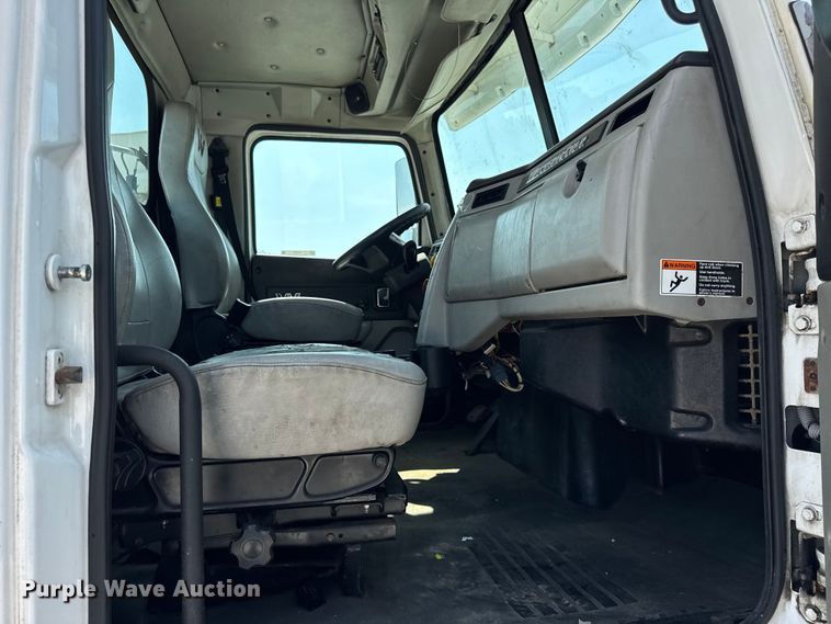 image for item DJ9694 2018 Western Star 5700 XE semi truck