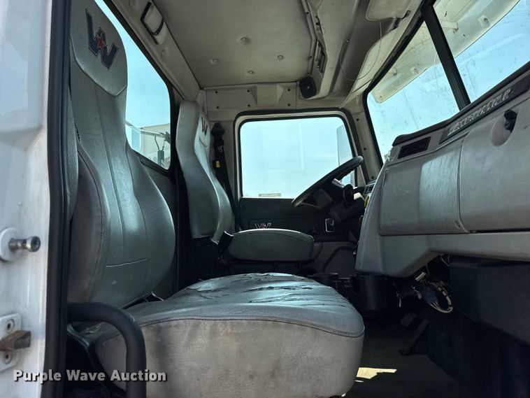 image for item DJ9694 2018 Western Star 5700 XE semi truck
