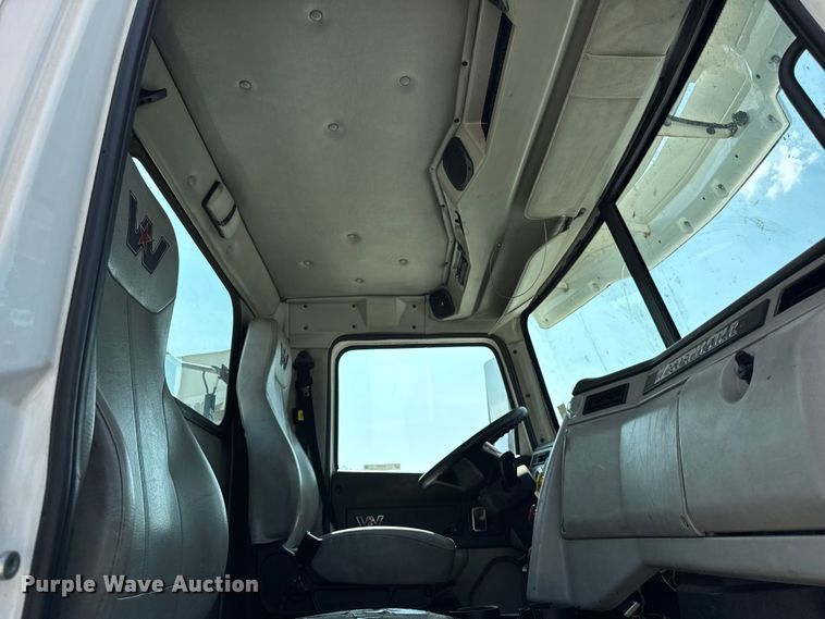 image for item DJ9694 2018 Western Star 5700 XE semi truck