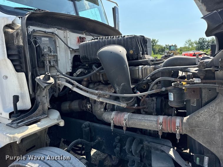 image for item DJ9694 2018 Western Star 5700 XE semi truck