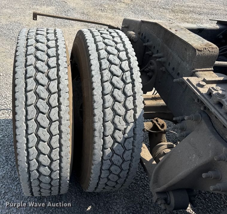 image for item DJ9694 2018 Western Star 5700 XE semi truck