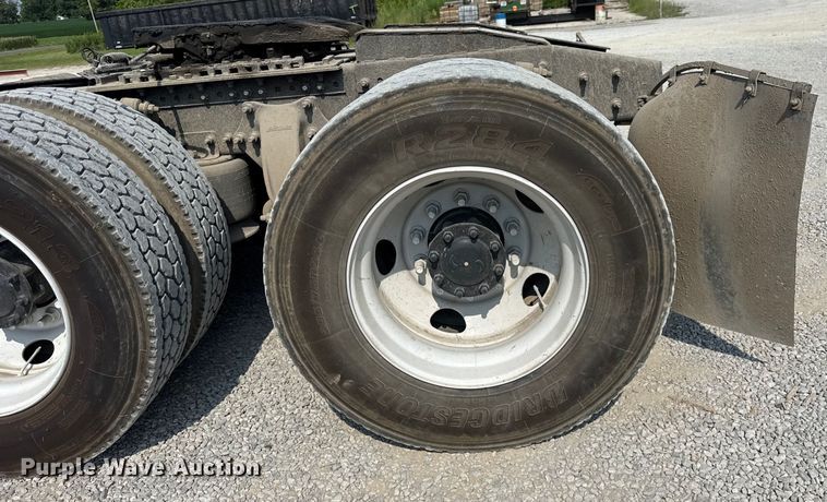 image for item DJ9694 2018 Western Star 5700 XE semi truck