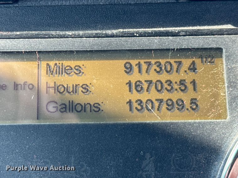 image for item DJ9695 2015 Freightliner Cascadia semi truck