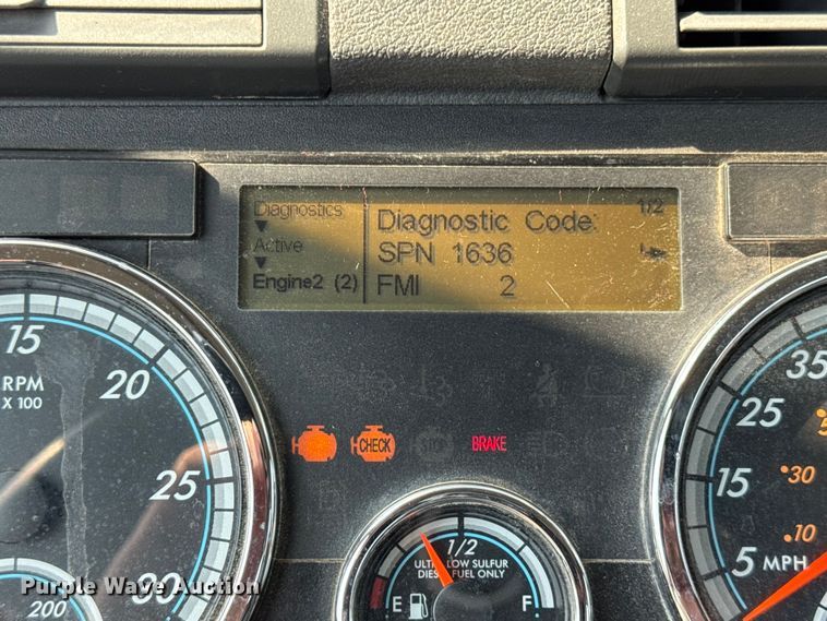 image for item DJ9695 2015 Freightliner Cascadia semi truck