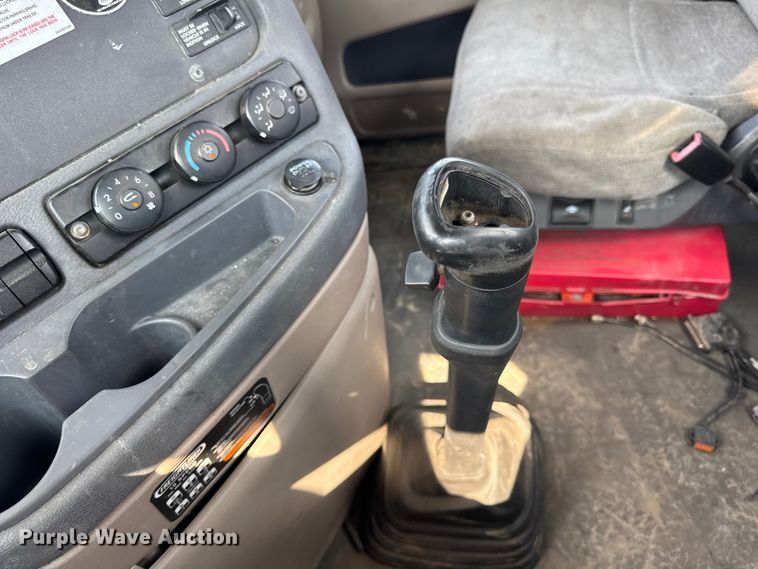 image for item DJ9695 2015 Freightliner Cascadia semi truck