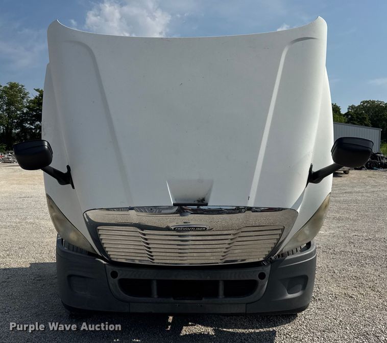 image for item DJ9695 2015 Freightliner Cascadia semi truck