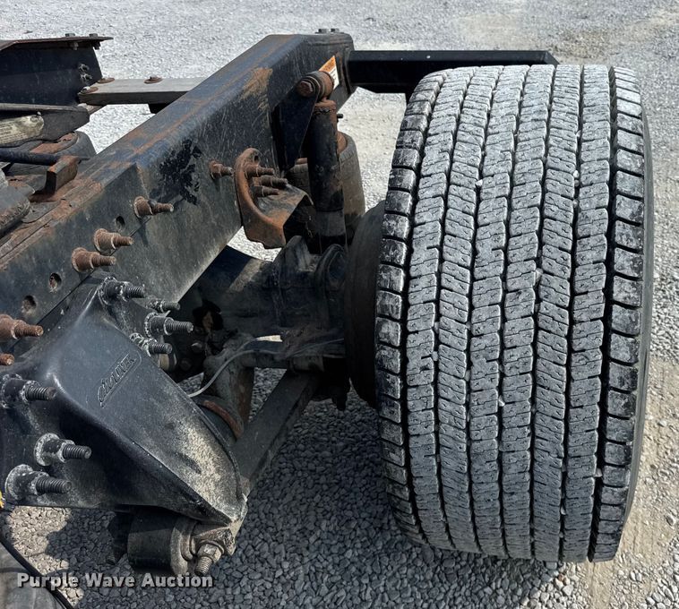 image for item DJ9695 2015 Freightliner Cascadia semi truck