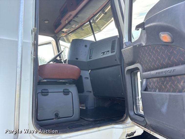 image for item DM1967 2013 Mack CHU613  semi truck