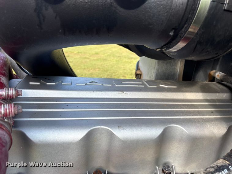 image for item DM1967 2013 Mack CHU613  semi truck