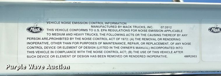 image for item DM1967 2013 Mack CHU613  semi truck