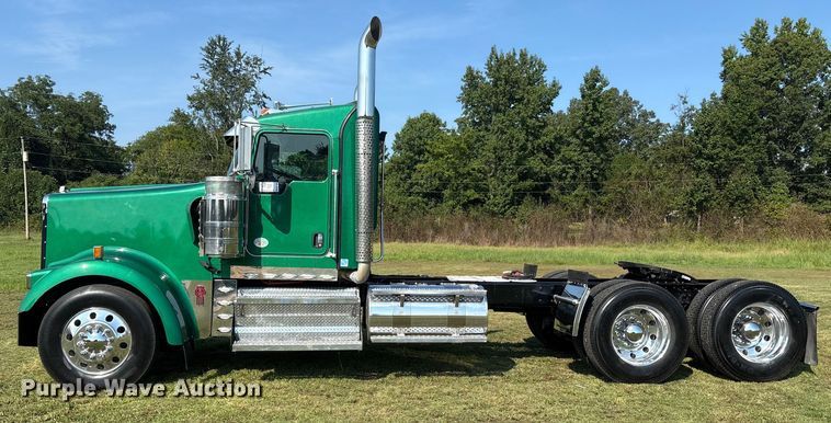 image for item DM1968 2022 Kenworth W900 semi truck