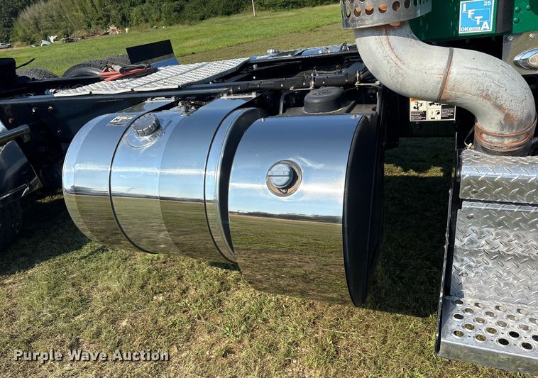 image for item DM1968 2022 Kenworth W900 semi truck