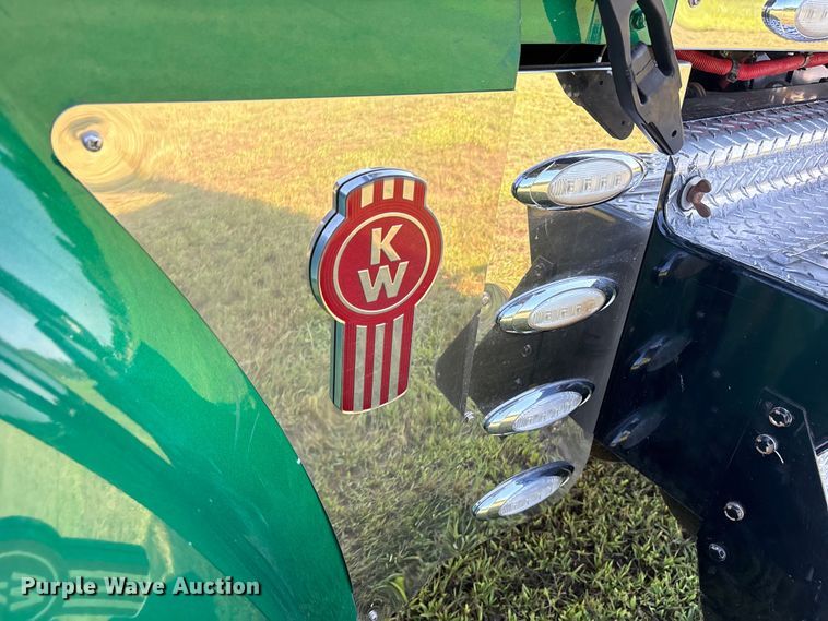 image for item DM1968 2022 Kenworth W900 semi truck