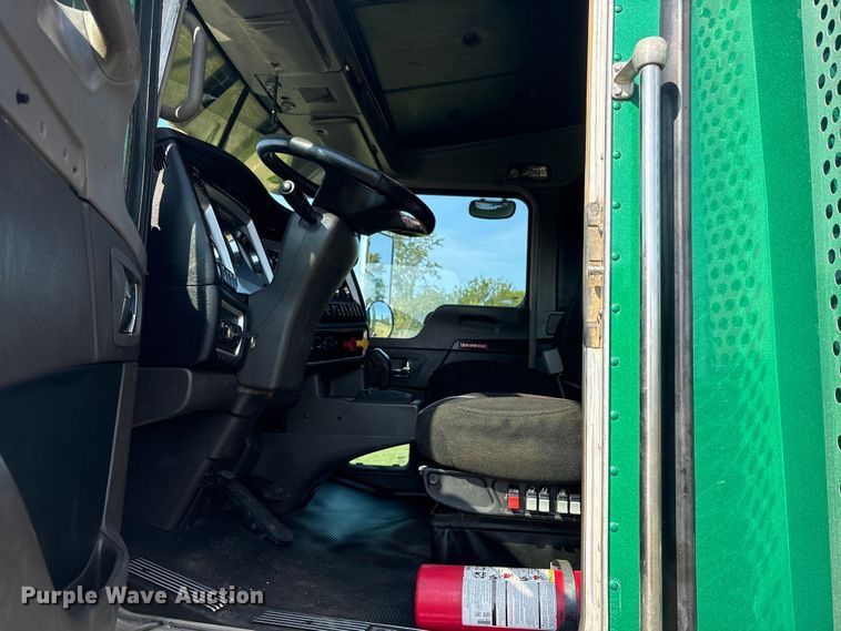 image for item DM1968 2022 Kenworth W900 semi truck