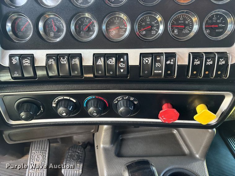 image for item DM1968 2022 Kenworth W900 semi truck