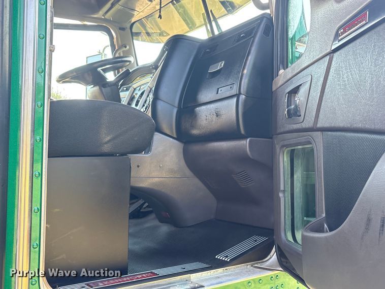 image for item DM1968 2022 Kenworth W900 semi truck