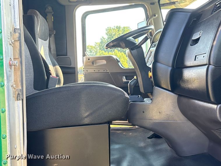 image for item DM1968 2022 Kenworth W900 semi truck